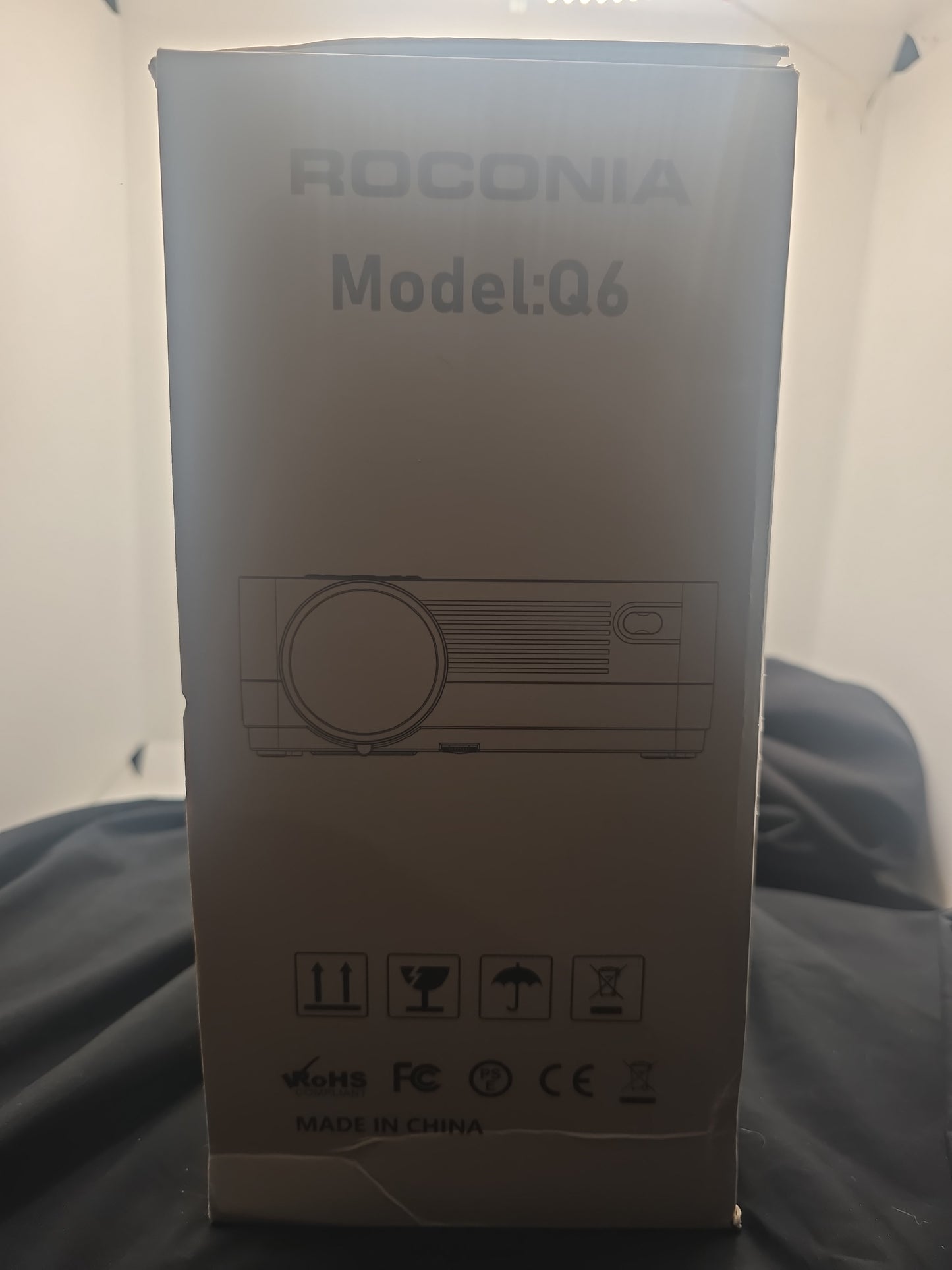 Roconia Q6 WiFi Bluetooth HD Projector