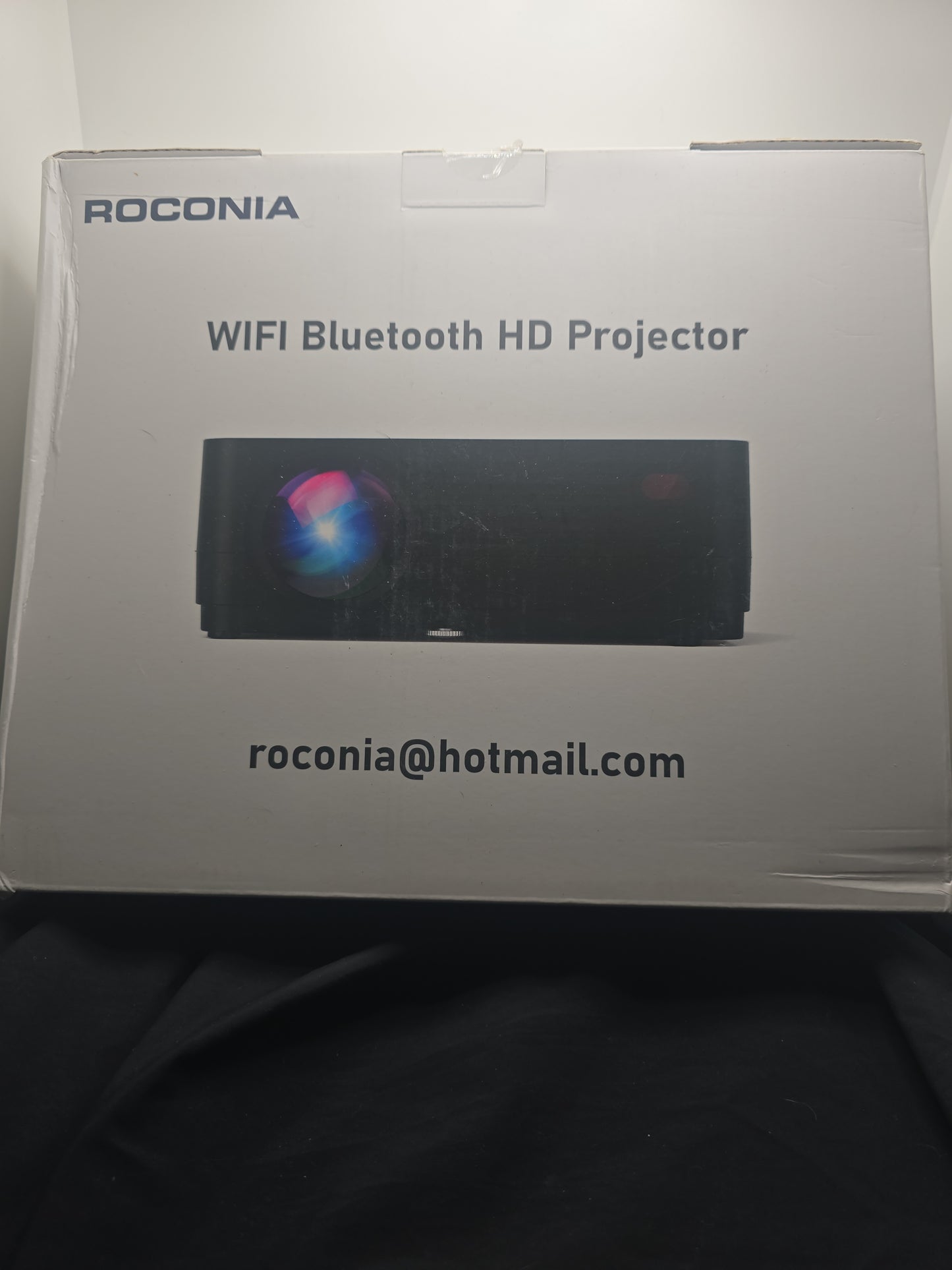 Roconia Q6 WiFi Bluetooth HD Projector